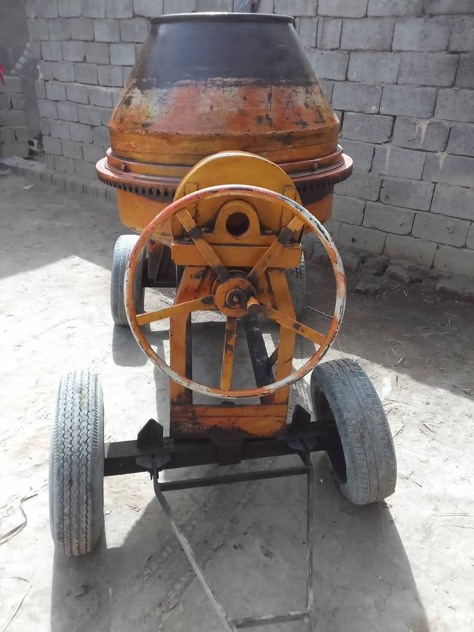 سلام عليكم خباطه للبيع  السعر خاص ***********
