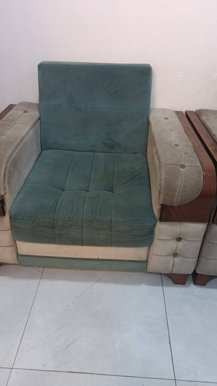 تخم عشر مقاعد بي اضرار مثل الصوره سعره ١٠٠ الف مكانه مركز الحله للإستفسار أكثر خاص وأكو توصيل


**إذا كنت صاحب هذا الإعلان وتريد حذفه لأي سبب، رجاءا أرسل رسالة إلى الدعم الفني**