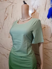 ملابس • تواصل خاص