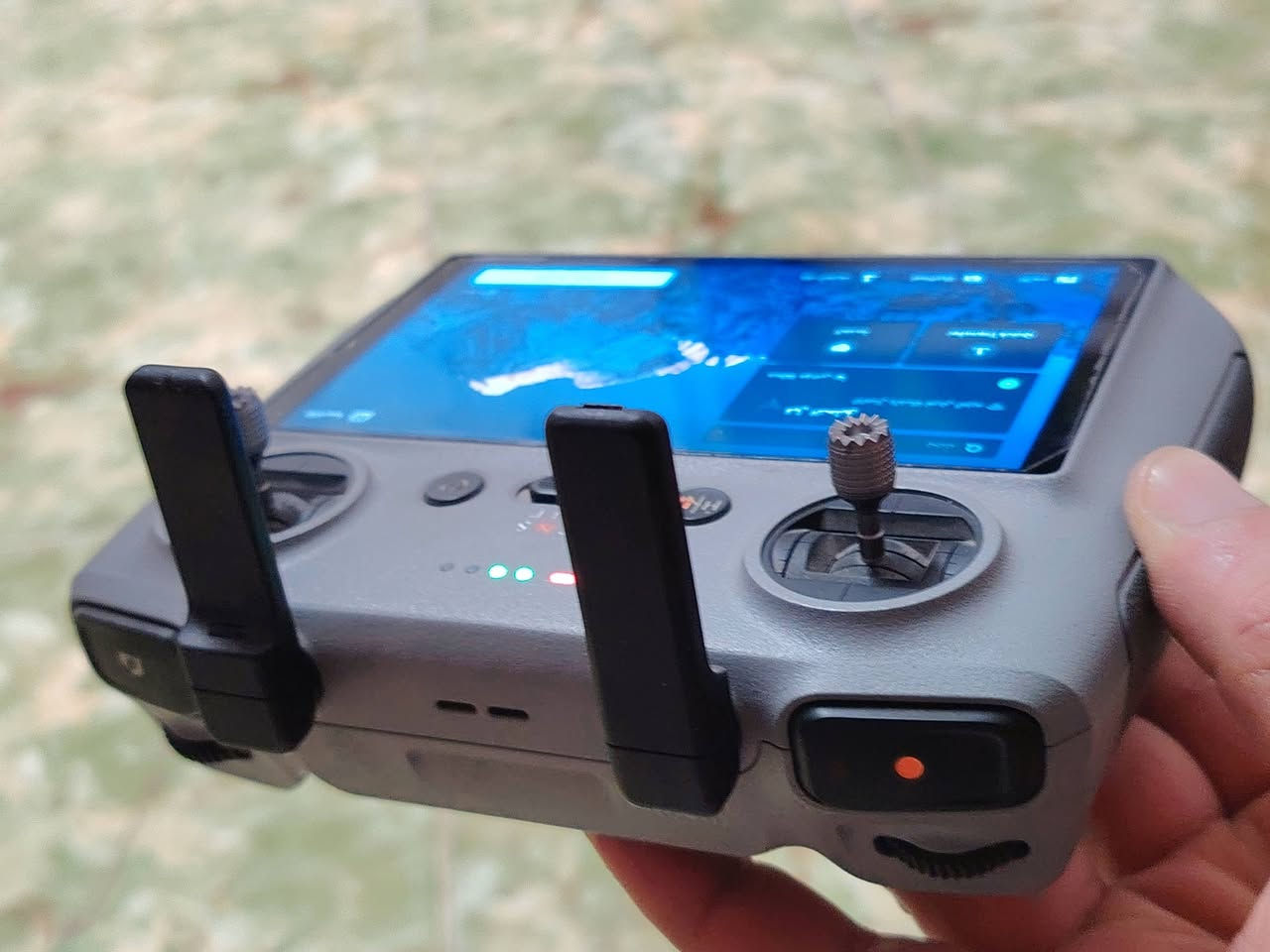 #للبيع 
جوستك نضيف كلش.. يرهم على اربع انواع من درون ⬇️
1-dji air 3s
2-DJI NEO
3-DJI AIR 3
4-DJIMINI 4 PRO
للتواصل على بريد الصفحة 
او على واتساب           -                   *********** 
                                                    ***********
