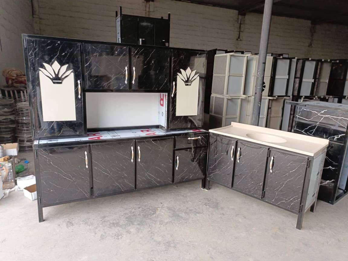 #تخفيضات
كاونتر المنيوم مترين والسنك متر و20
السعر 300الف
للحجز والاستفسار خاص


**إذا كنت صاحب هذا الإعلان وتريد حذفه لأي سبب، رجاءا أرسل رسالة إلى الدعم الفني**