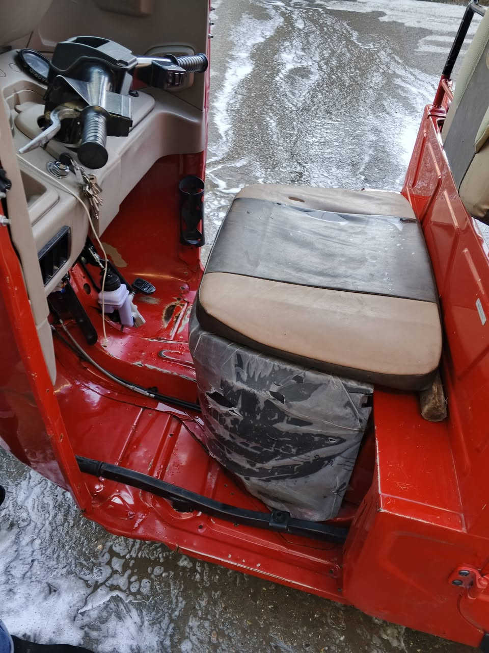 السلام عليكم تك تك 22 كفاله عامه ما عدا هاي الطخه اللي يم البكلايت كفاله عامه من ايدك الشارع اي نقص ما بيها سعر بس اتصال خاص مغلق ***********
