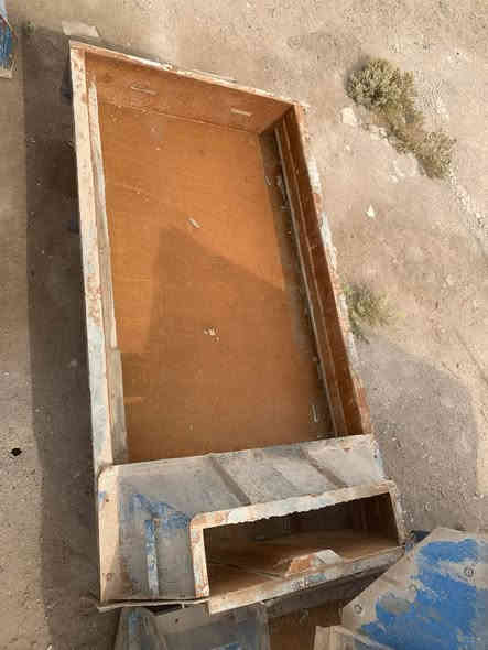 للبيع قوالب صب كونكريت جداري وارضي 
تي وول
درجه النضافه 99بالميه استخدام شهر واحد فقط 
***********
البصره
