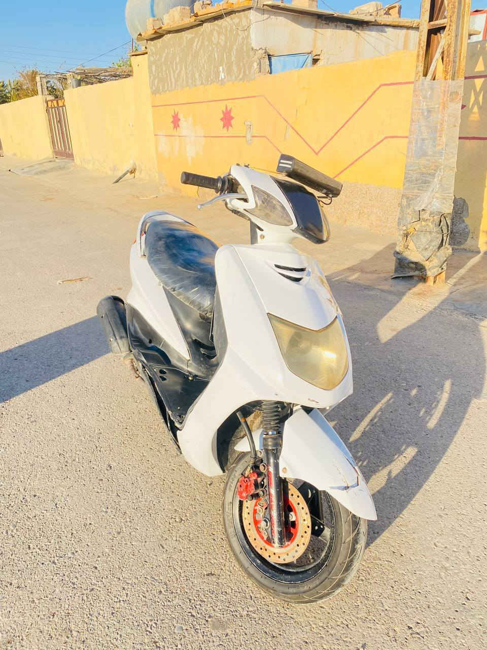 دراجة سكنس
دراجة مكفولة من كلشي  خرسة ما تسمع صوتهة 
سعر ٤٠٠ وبيهة مجال دراجة كلهة بلادي
او مراوس بدراجة شحن 
مكان ديالى خان بني سعد 
***********
