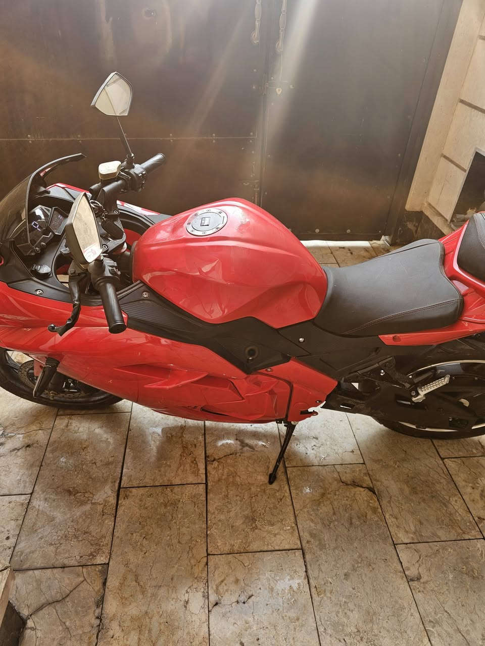 السلام عليكم بطح شحن للبيع
ملف 3000 بطارية 6 مساطر بيهة وضع P و R جديدة ماشية

189 بصمتين وسويجين و 3 سرعات اشارة يمنة يسرة دبل m

اشارة لايتات عالي ناصي كلشي بيهة هورن جهاز حماية وانذار

بك لايت بريك بالمكان بس بيهة كم شخطة قفل كلش

مليون و 800 مكان بغداد واتساب ***********
