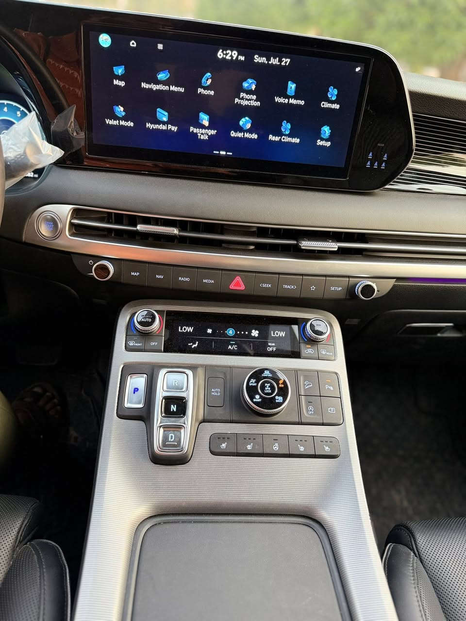 Hyundai palisade  2025 calligraphy
هونداي بلسايد كلگرافي 
فقط بيع بدون مراوس310$ بيها مجال بسيط 
موديل: 2025
الحالة: بنيد نفسه مرجع بدون فتح  وجاملغ،الايمن تبدل وقبل فتره  صارت بيهه طخه خفيفه على كد شبر،بالجاملغ الايسر،  

العداد:6 الاف ميل
المواصفات: كلگرافي  فول 1/1 
 شاشة عرض داتشو. المحرك   v6    3.8 
بصمة تشغيل + بصمة ابواب 
اصطفاف ذاتي(تقديم +ترجيع)  
فتحة سقف +بانوراما
سماعات هارمن كاردن عدد ١٦
 رادار امامي  + خلفي 
حساسات امامي + خلفي 
كامرات عدد 6  360 درجة 
كشنات امامي خزن ميموري 
كشنات كهربائي تدفئة وتبريد🥶
داخل اسود ملكي
انارة داخليه (محيطيه) + انارة دشبول 
بردات جانبية
تبريد مركزي امامي + خلفي منفصل التحكم
تحكم ستيرن + شفتات
تدفئة ستيرن 
مرايا هيتر + تعتيم 
صندوق كهربائي شفط + اربع وضعيات فتح صندوق
وضعيات قيادة  (٥)
ويل كب حجم  ٢٠ 
اوتو هولد + نقطة عمياء 
سايد بريك بصمة + مثبت سرعة
شحن وايرلس 
إشارات بالمرايا  + إشارات جانبيه
2اوتو بريك 
تحديد مسار
شاشة ديجتال كبيرة
تشغيل عن بعد .
تدليك كشن .
دفع رباعي 
نظام مانع انزلاق 
 نظام نزول منحدرات كشنات Vip منفصل 
 وبعد مواصفات اخرى للي يعرف البلاسايد
السياره جديده بمعنى الكلمه،  

السعر310  وبيه مجال ان شاء الله،  
 السياره. بدون رقم 
***********
