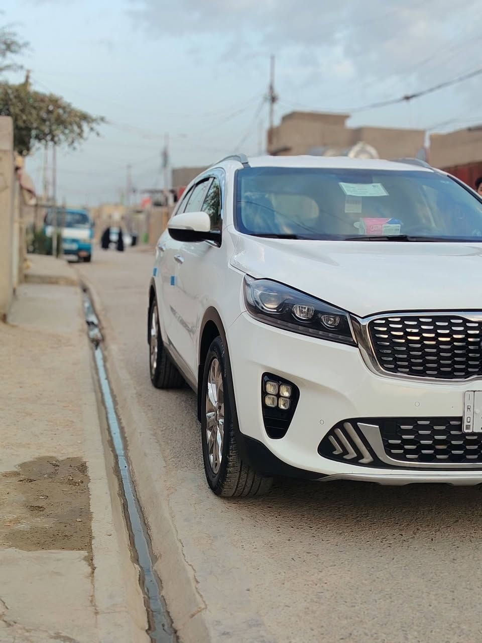 السلام عليكم سورنتو للبيع 2019 ماشيه 70الف حقيقي السياره بسمي. كشنات كهرباء حساس امامي. خلفي. جنطة كهرباء بردات. بلادي سياره جني مال بيت شاشه كبيرة رقم انكليزي بغداد سياره كفاله عامه ملاحظات بسيطه بيه مكاني بغداد المعامل رقم الهاتف ***********السعر 240وبيه مجال للشراء سبير منازل شرط
