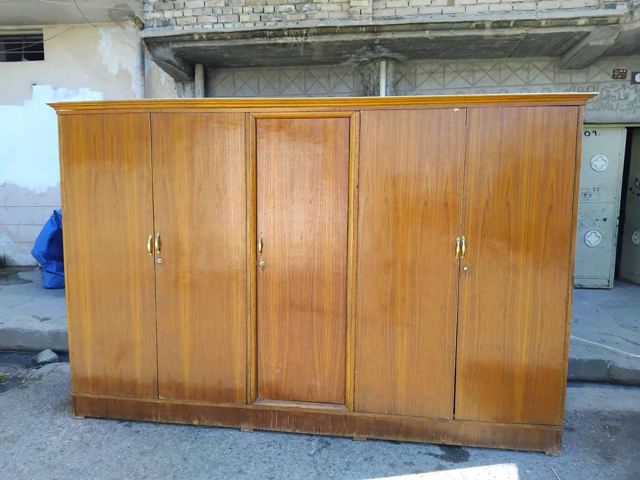 قنصور خمسه ابواب للبيع سعر 175 وبي مجال عنوان كراج شمال7634043 0750


**إذا كنت صاحب هذا الإعلان وتريد حذفه لأي سبب، رجاءا أرسل رسالة إلى الدعم الفني**