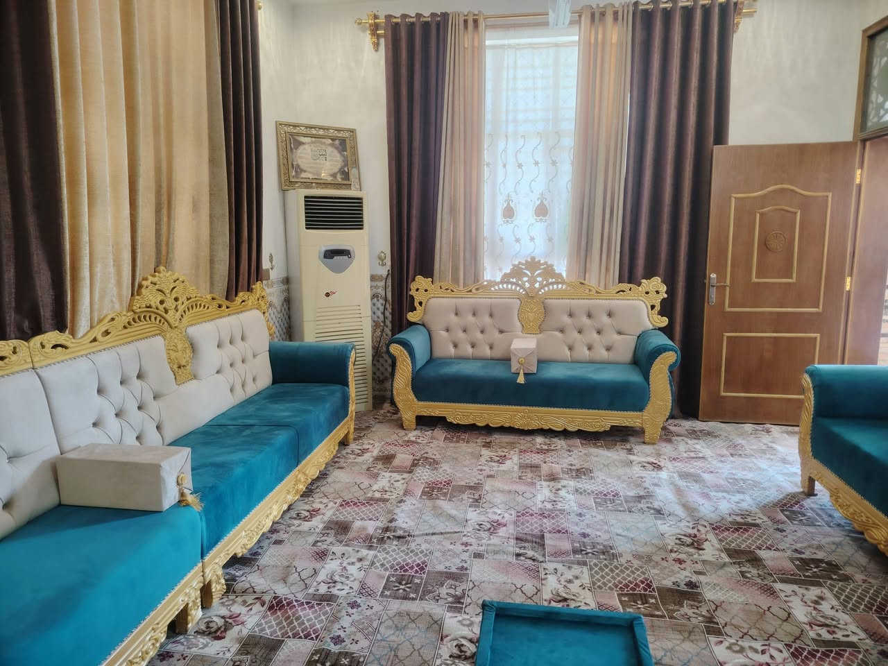 تم تسليم ديوان الأخ عساف المعموري في منطقه ابو الجاسم 
شايف كل الخير تتهنون بي ان شاء الله
بلاويد الأسود الوح الروسي سفنج مميز اول قماش تركي
ضمان ١٠ سنوات للاستفسار الاتصال على الرقم
***********
