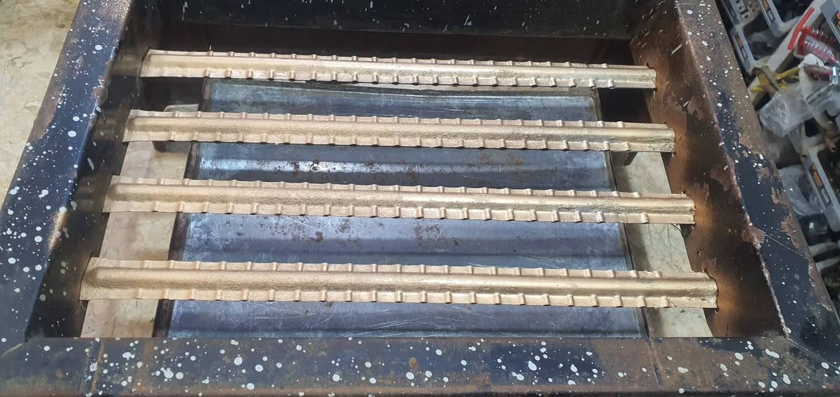 شواية غازية ٤ شمعات .. صناعة ايرانية .

***********
