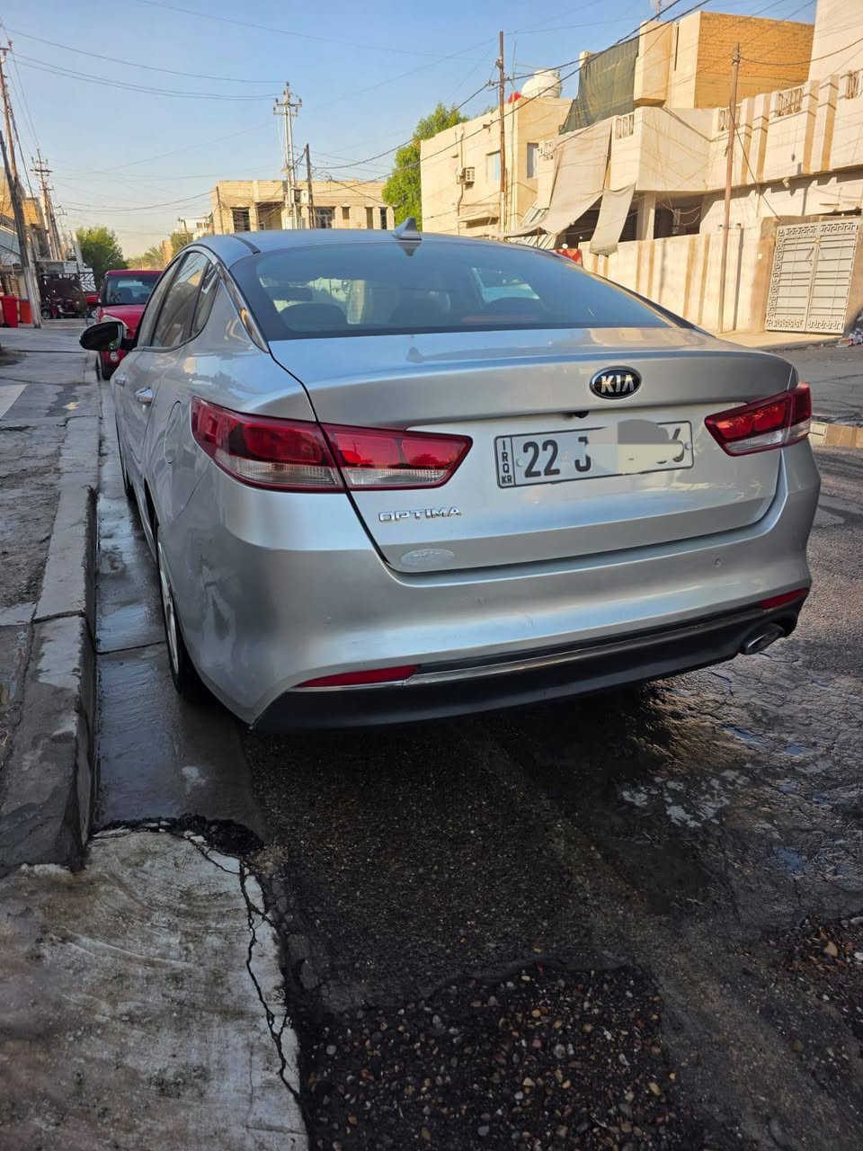 سلام عليكم كيا اوبتما وارد امريكي موديل ٢٠١٨
ماشية ١٢١ فقط حادث امريكا نص الجاملغ الخلفي مصبوغ بدون بارد وبدون طخات فقط حالوب حيل خفيف ومامبين  السيارة حيل نظيفة محرك ٢٤٠٠ بلادي مامفتوح كير بلادي تبريد وتدفئة شغالات السيارة جاهزة بدون نواقص موااصفات رادارات بلمري وشاشة جبيرة كاربلاي رقم اربيل شرط التحويل مكان السيارة بغداد مجمع بسماية السعر ١٤٢ *********** وتساب‏‪***********‬‏اتصال
