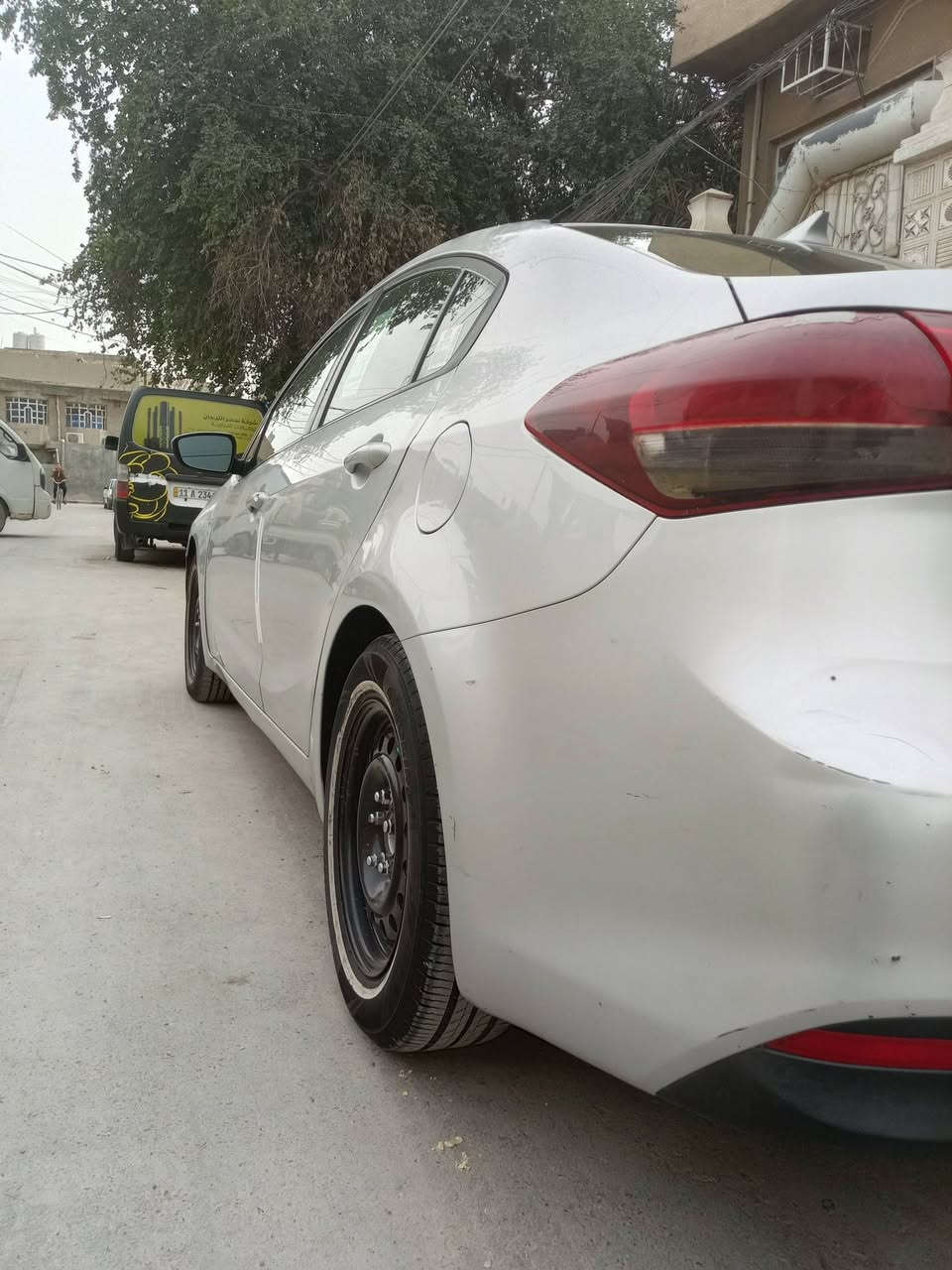 السلام عليكم فورتي 18 حادثة جاملغ وبنيد امريكة والباب الخلفي رشة صبغ السونار مرفوق بلمنشور مكينة دوش 2000 سيارة بسمي تحويل مباشر سيارة ما ناقصهة شي مكاني بغداد البلديات ***********
