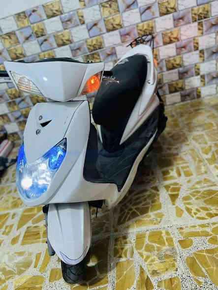 السلام عليكم سكنس ياباني قبق نفخ ستان كهربائي  فحل نوزل خطين    حديث مال رمبه جديده لوك مكفوله كفاله عامه مكينه. برغي ممفتوح بيه شلعه معدل فول جيب عشرين فيتر وياك اذ مفتوح بيه برغي تاخذه بلاش قبل شهرين نزله من الرمبه. كهربائيات كله شغاله اوراقه بسمي دراجه تتعب تكول جديده مال جناي مستعجل عل بيعه السعر 750   وبيه. مجال قليل. الهاتف *********** العنوان بغداد. الكراخ
