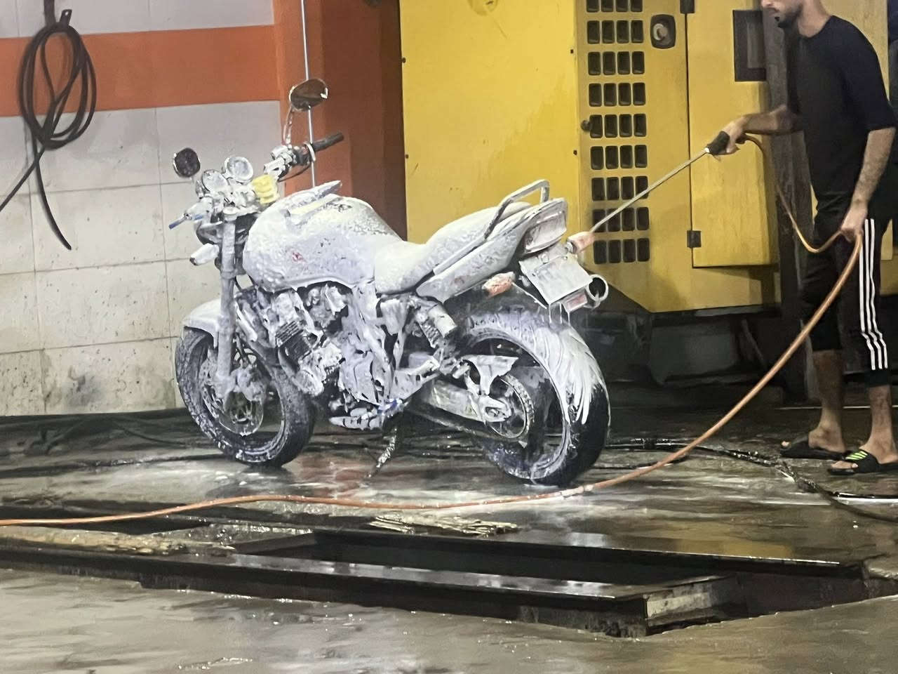 سلام عليكم 
هوندا. جيل ثاني اوراق مابيه. محرك بلادي.دهن بلكات تخم. مانقصه كلشي جيب فيتر وفحص ب١٤) وبيه مجال لشراي
هـ. ***********
