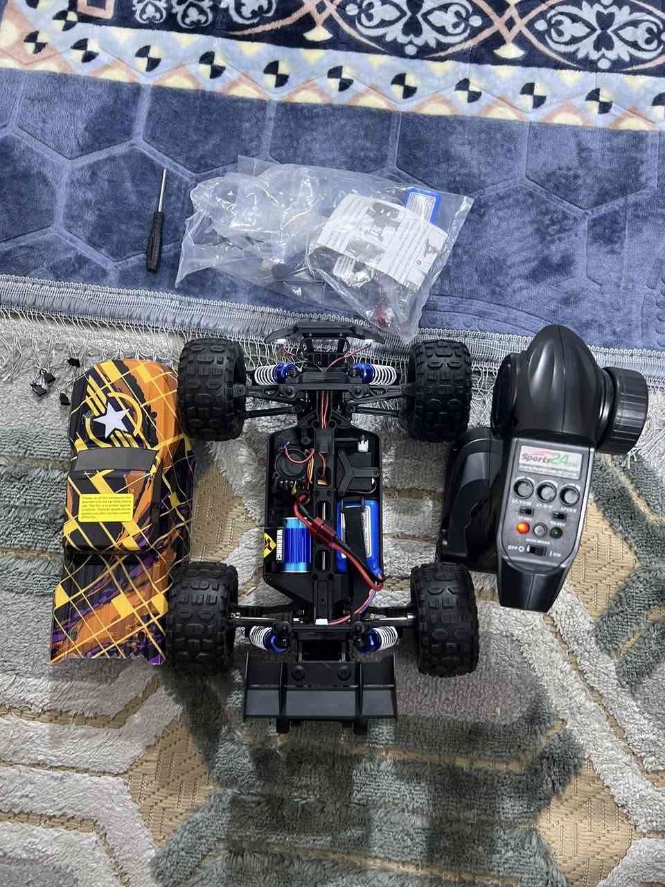 السلام عليكم سياره للبيع حجم 1/14محرك ابرشلس مروحه تبريد كامله الملحقات سياره قوه وسرعه وبيه نضام التعليق جديده لوك طك الكارتون سعره ب٧٥ معه التوصيل
مكان ناصريه حي الشهداء يم بانزين خانه مال المهندس الرقم ***********
