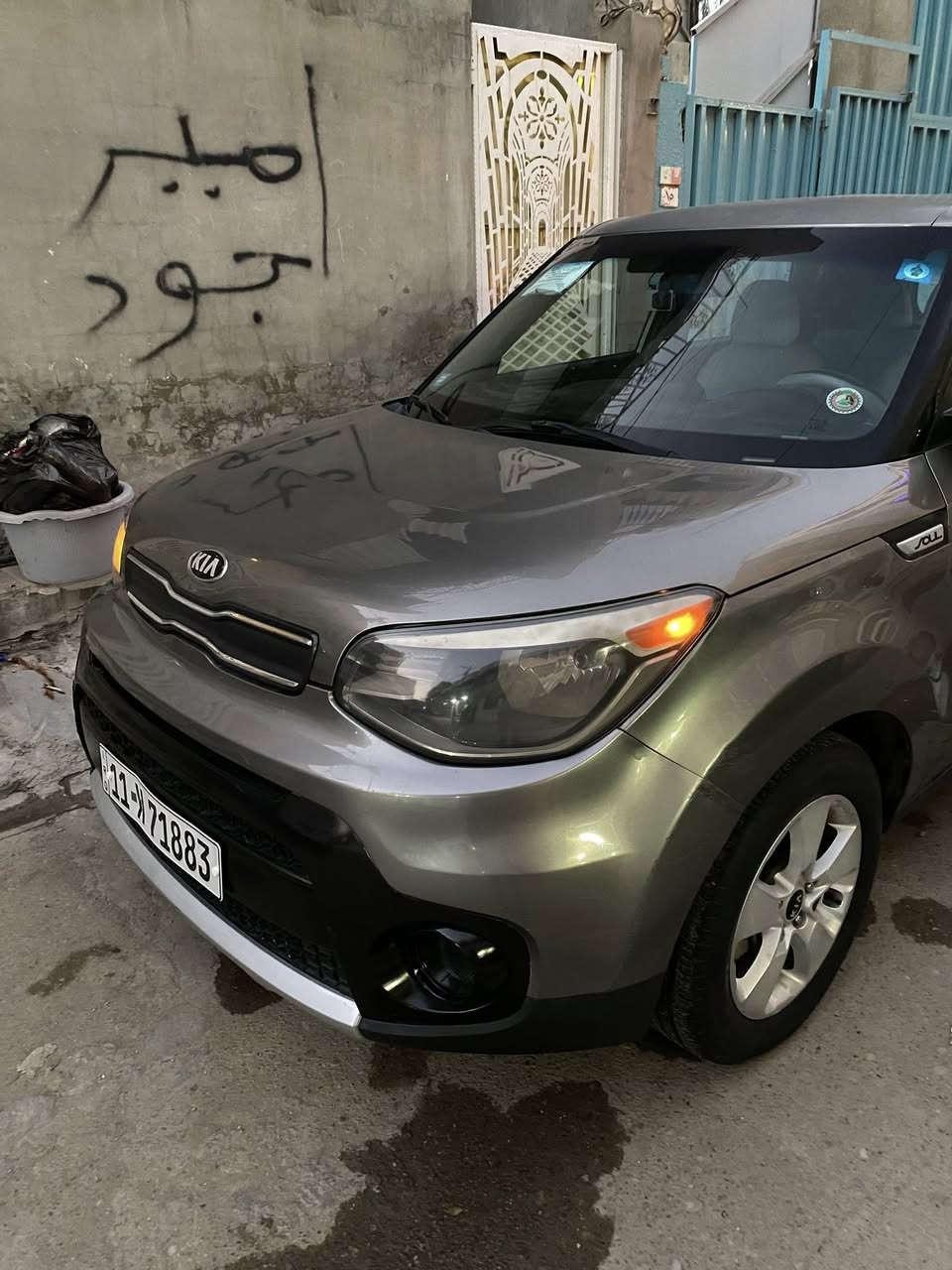 سلام عليكم 
صول امريكي ٢٠١٧
محرك ١٦٠٠ 
حادثها جاملغ خلفي وجنطه وثنينهم صبغ يعني قطعتين السياره بيها فقط بدون دواخل بدون شواصي
تدفئه تبريد كله شغال 
مكينه وكير كفاله شرط
داش كام+ كامره خلفيه
رقم بغداد انكليزي تحويل ثاني يوم
ماشيه ٧٢ميل حقيقي
سياره جديده وحلوه ترايك للبصره 
سعر ١٢٥ عنوان بغداد الاعضميه
***********
