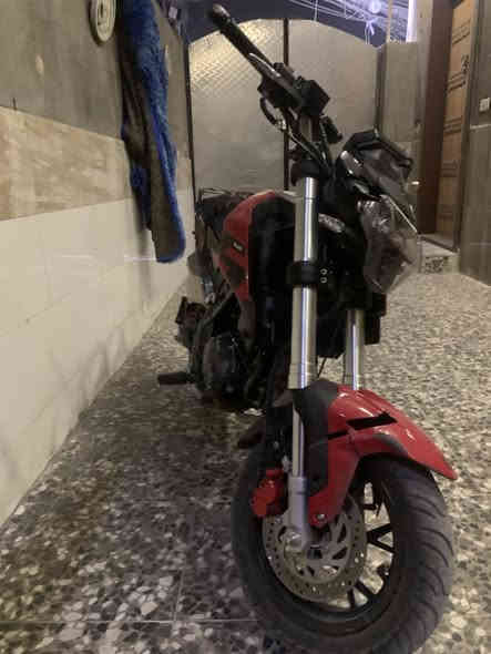 سلام عليكم 
بنلي 
135
للبيع هاذه رقم صاحبه 

‭0775 156 3601‬
