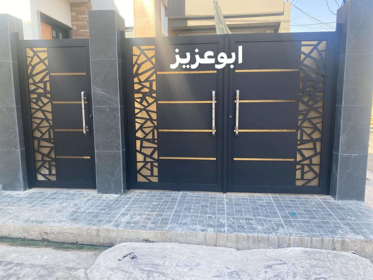 الحمدالله تم إكمال صبغ الواجهه وصبغ صفحه البيت بماده وتر ستوب وصبغ  البيتونه من الخارج وصبغ ستاير السطح وصبغ منور وصبغ الأبواب  وهذا الشغل أمامكم  وان شاءالله ينال إعجابكم للاستفسار على الرقم ***********
