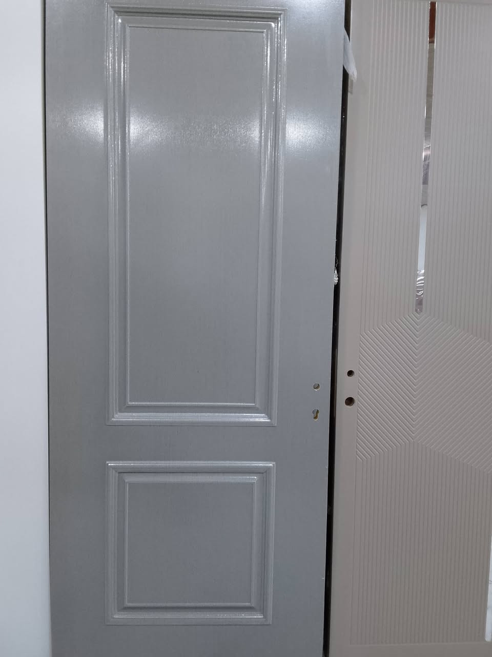 تم وصول وجبه جديده من الابواب الصيني درجه اولى مع الجرجوبه والكيلون وبسعر جمله بغداد ويوجد ايضا توصيل لكافه الاقضيه والنواحي
العنوان قضاء الرفاعي مقابل مصرف الدم شارع سايدين السايلو 
رقم الهاتف ***********
