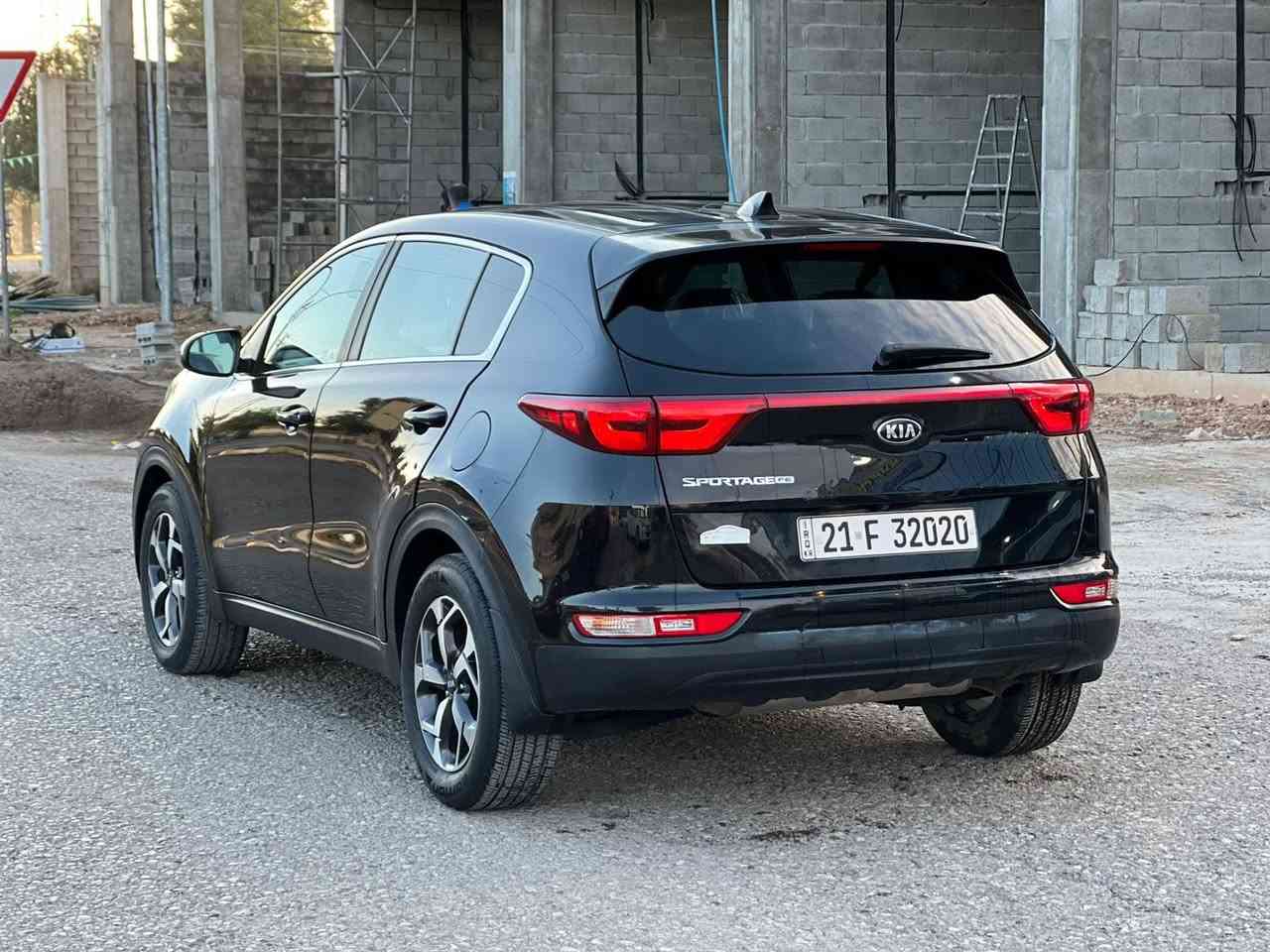 كيه اسبورتج موديل 2019
سياره كلش حلووه جديده 
بيها بونيد جامغ صبخ بدون دواخل اب شرط 
مكينه 2400
موصفات كشن جلد ويل كب تبريد قطعتين 
ماشيه 60 
رقم سنويه كله جديد 2030
شرط تحويل وكاله 
مكينه 2400
رقم مميز 
سعر 147 
مكاني خانقين ديالى 
***********
