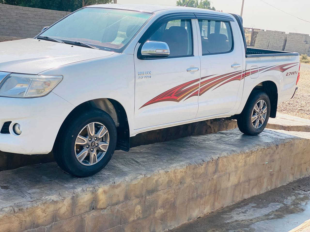 السلام عليكم بيكم ناصي 2014 سياره جديده كلش تخم تاير حداديه رقم دولي كفاله عامه رقم بغداد گير عادي السعر 195 وبيه  مجال ترهم مراوس حسب القناعه الهاتف/***********سوناره گدام عينك
