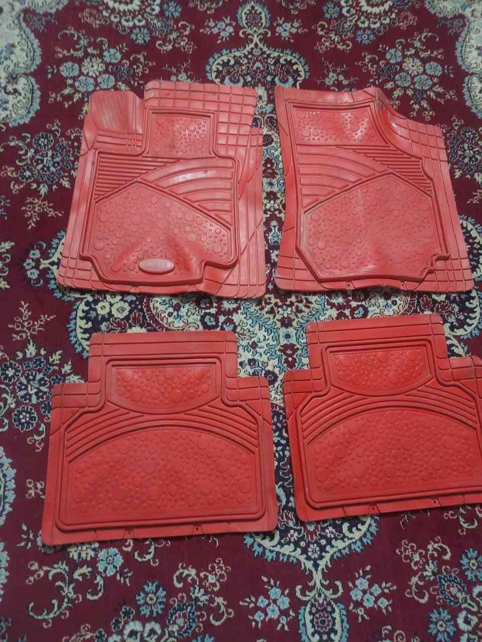 السلام عليكم ورحمة الله وبركاته 
ارضيات سياره انظاف 
السعر ١٥ الف *********** شهداء البياع
