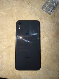 من رخصة مدير الكروب المحترم   ايفون xR نظيف كلش و مكفول من كلشي بلادي ...