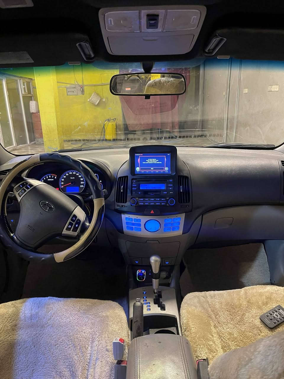 هۆندا ئاڤانتی 2007
براوەیە  170هەزاری  ڕۆشتووە
مەکینە ١٦ ی دکشن بەرز 
فول فولی  سلاید 
شاشە ئایپاتە و کامێرایە 
کوشن هیتەر 
سوکان ڤۆلێۆم 
ئاوێنە شەفت 
سەیارەکە نموونەیە لە جوانی
سەقفی بەشەرت بێ بۆیاخ 
تەبرید سارد و گەرم بەشەرت 
گیر و مەکینە بەشەرت
کارەبای بەشەرت  
ABS 

جامی پێش و دوای هەلگیراوە
تەقە و ڕەقەی بەشەر کامل مەسرەف کراوە 
شوێن ...ڕانیە 
***********
