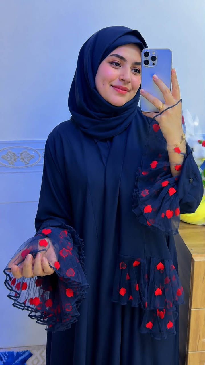 ✨ لمسة من الأناقة الهادئة… ✨

صاية سوداء بتفاصيل تول مطرزة بالقلوب الحمراء، قماش انسيابي بقصة مريحة وفخمة تناسب جميع الأوقات. 🖤❤️

💰 السعر: 25 ألف
🚚 يتوفر توصيل إلى جميع المحافظات.


**إذا كنت صاحب هذا الإعلان وتريد حذفه لأي سبب، رجاءا أرسل رسالة إلى الدعم الفني**