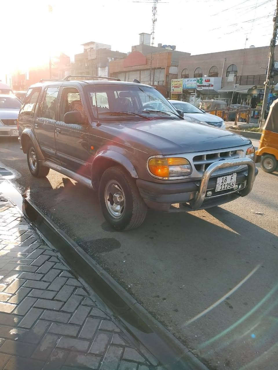 سلام عليكم فورد موديل ١٩٩٦كفاله عامه من صبغ وضربه محور مكينه وكير VVTشادهن جدد مكفولاتسياره حلوه واحلا من الصور تجي وشوف رقم بابل باسمي تحويل ثاني يوم سعر 50وقابل للتفاوض ***********
