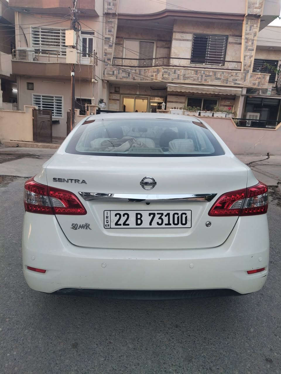سياره گير ومحرك بشرط بدون عيب سياره بيها شخوط بدعاميه اماميه وخلفيه ويوجد ضربه خفيفه تحت باب بدون اي تأثير على باب و سياره يوجد عليها حالوب بس ما يبين بنضر 

ئۆتۆمبێلەکە گێڕ و مەکینەی بە شەرت و بێ کێشەن. لە دەعامیی پێشەوە و دواوە شوختی پێوەیە، هەروەها لە ژێر دەرگایەک لێدانێکی سوکی هەیە کە هیچ کاریگەرییەکی لەسەر دەرگاکە نییە. ئۆتۆمبێلەکە کەمێک تەرزە (حاڵووب)ی پێوەیە بەڵام بە چاو دیار نییە

السعر 125ورقه وبيها مجال
 ***********واتساب
