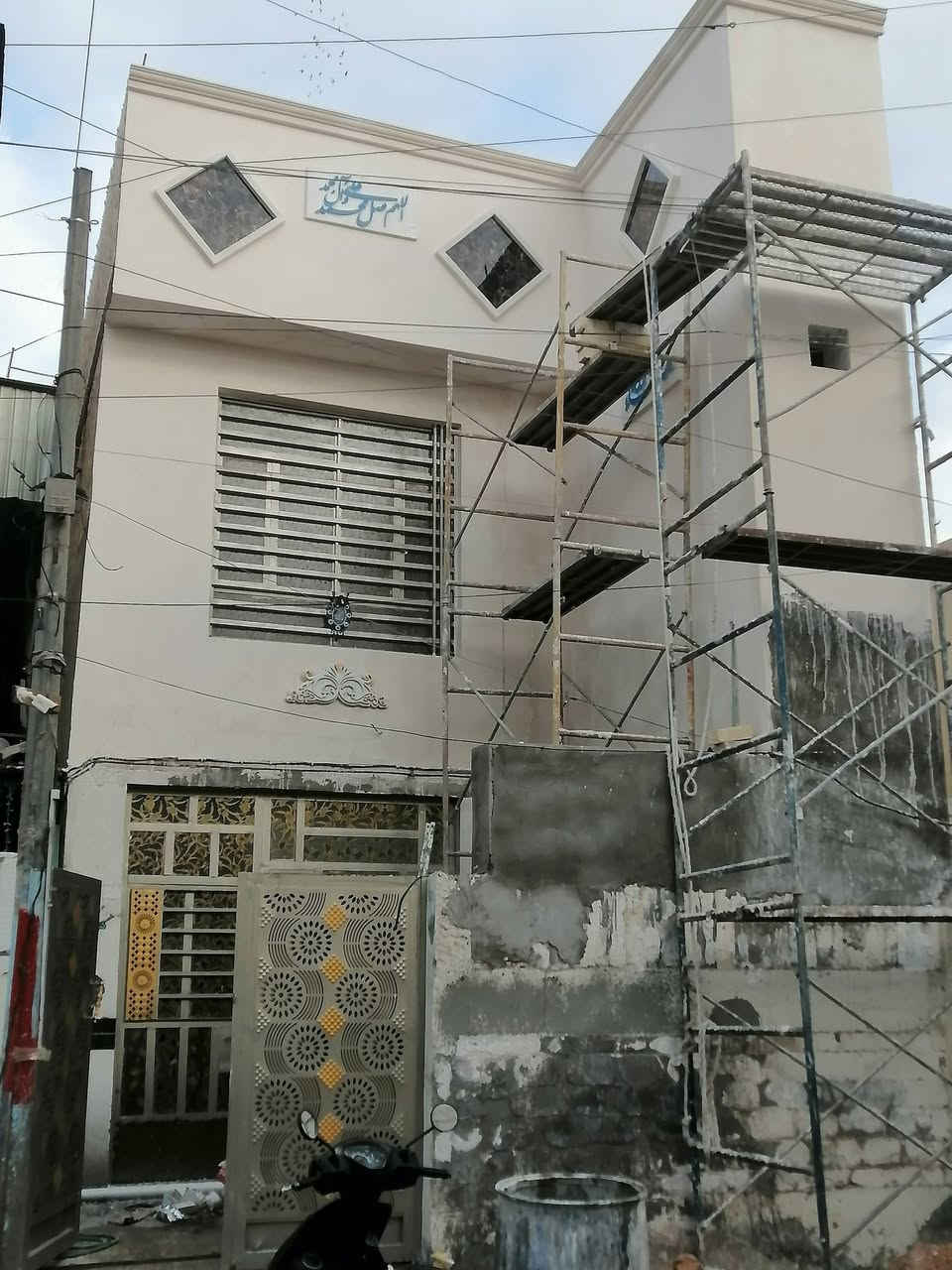 السلام عليكم خلفه لبخ سمنت متفرغ حالين وهذا رقمي ***********
