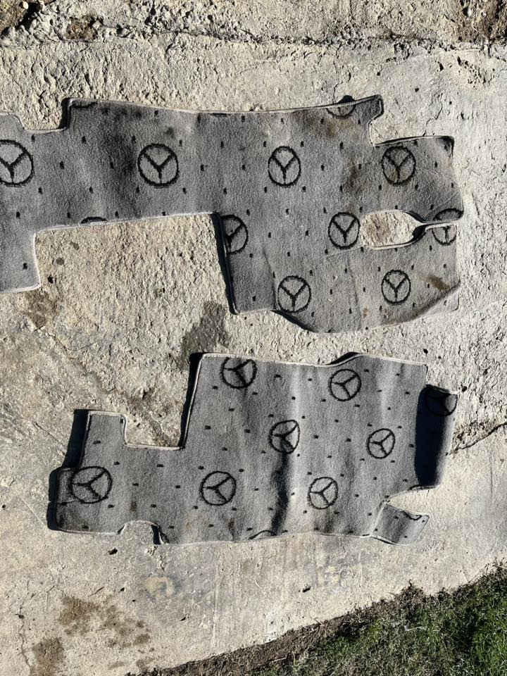 سلام عليكم مازدات مال حواجب حاويه نضاف وكاعيات ايضاً كاملات يحتاجن بس تنضيف قيم وخذ للتصال ***********
