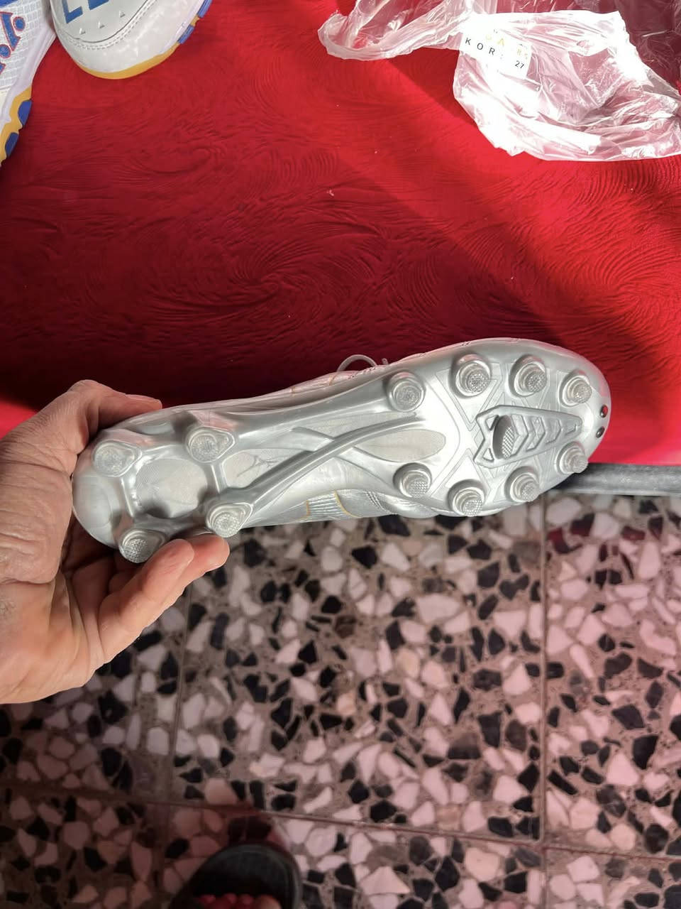 قياس 43. 44.  قطعه 25.


**إذا كنت صاحب هذا الإعلان وتريد حذفه لأي سبب، رجاءا أرسل رسالة إلى الدعم الفني**