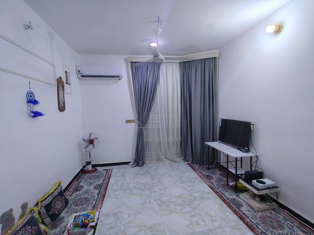 بيت للبيع او للرهن طابو زراعي مقابل ملحق قريه الغدير عامود 327 
سعر البيع 40 مليون 
قيمة الرهن 15مليون 
المساحه 100 متر مربع طابق واحد صب كونكريت شارع تبليط اناره اثاث كامل انترنيت جاهزخط مولده جاهز كاونتر تركي طباخ ساحبه كامرات مراقبه مع شاشه تانكي وساخان مغاسل ٢ 
للتواصل ( *********** )
