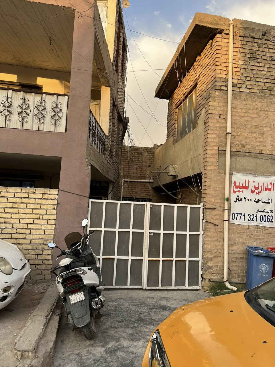 الدارين للبيع الماسحه 200 متر الواجه 20 النزال 10 البيت ركن  مقسوم ثنين  ينباع كامل موقعه قريب ع الشاع العام في منطقة البلديات دور العمال 9 نيسان قرب حسينيه اهل البيت مجاور محطة الفارابي للاستفسار اكثر االاتصال في *********** مكلف بالنشر
