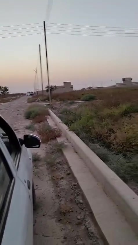 لسلام عليكم قطعه ارض للبيع مساحه 200 متر طابو زراعي سند 25 شارع الاوسمه من جها سبع قصور السعر 10 ملايين وبيها مجال الاتصال ***********
