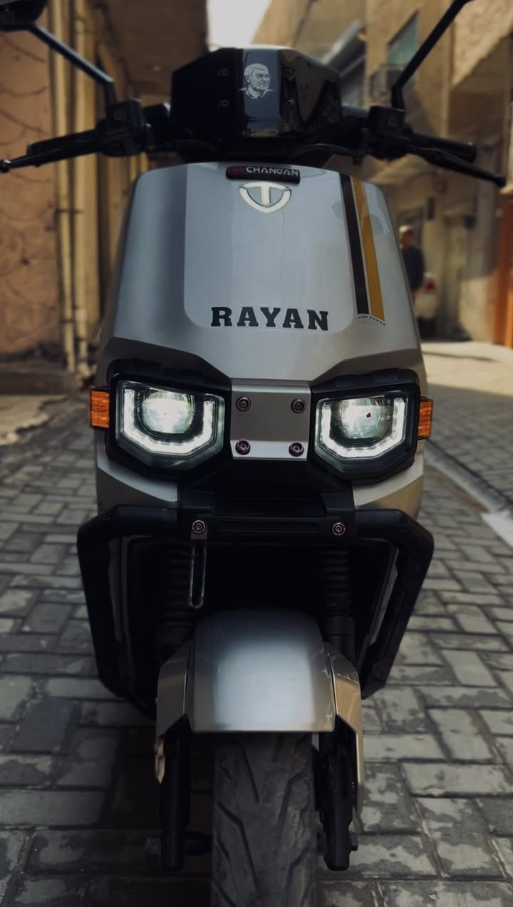 السلام عليكم
دراجة شحن وحش الكون لون الرصاصي للبيع 
المواصفات 
دبل إشارة سويج واحد فقط 
عالي وناصي 
6 بطاريات بقدرة 72 فولت و 35 أمبير.
دراجة جديده زلع مابيهة 
جديده ونضيفه
تحتوي على 3 سرعات مختلفة
، مكابح هيدروليكية، 
ونظام تشغيل بالبصمة.
ملف 2000
السعر875 وبيهة مجال بسيط 
*********** وره ال3ضهر متواجد 
***********واتساب كذلك وره ال3ضهر متواجد
