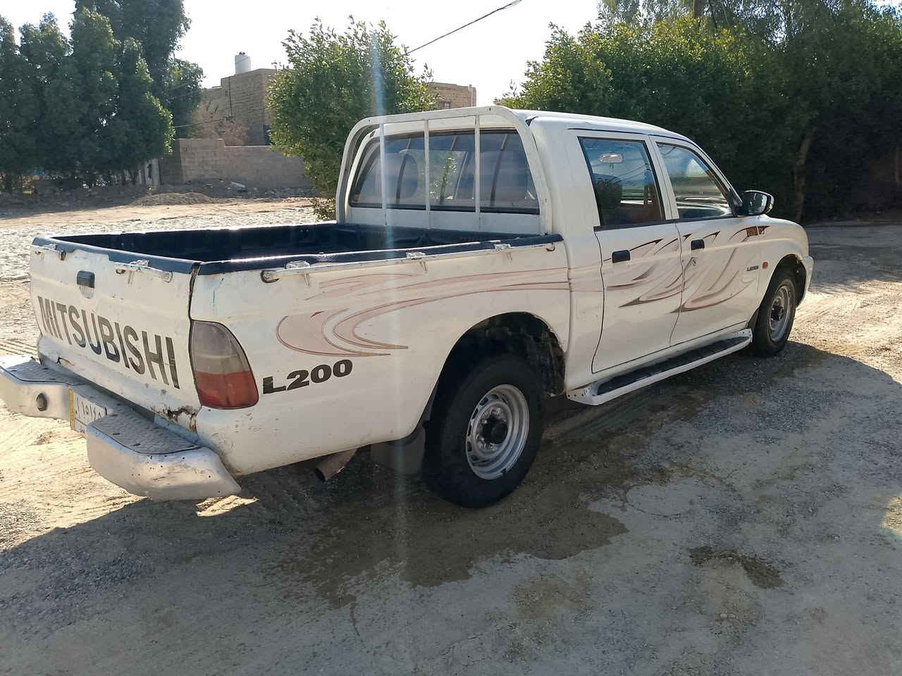 السلام عليكم بيكم ميسبوشي للبيع موديل 2002 مكينه بلاديه تخم تاير رقم بغداد بسمي مكان السياره واسط مركز المدينة ***********...*********** فقط الاتصال
