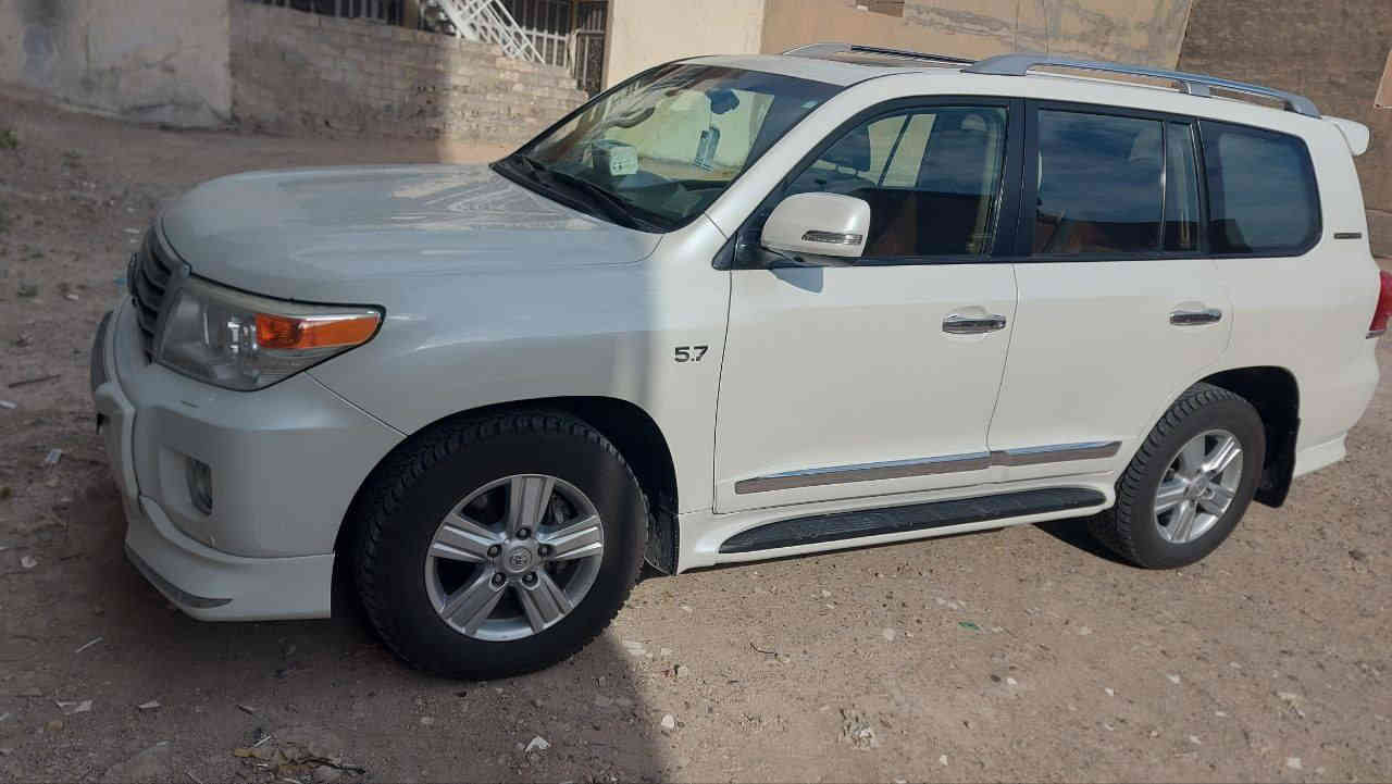 لاندكروز 2015vxr فول مواصفات محرك 8سلندر 5700 مواصفات لكزز السعر 45 تلفون ***********
