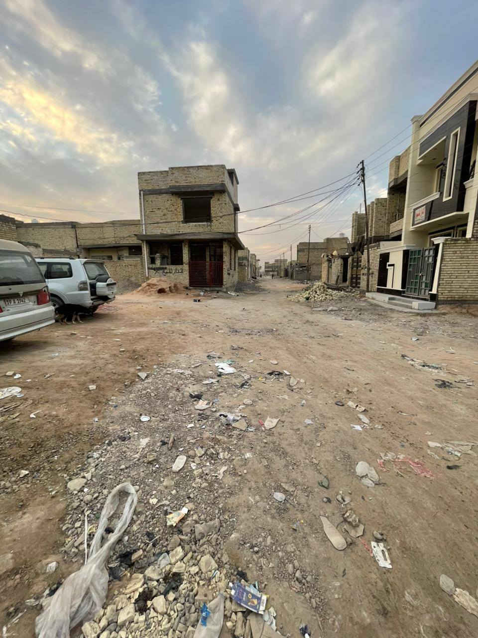 سلام عليكم
گاع للبيع مساحة 60 متر مربع
واجهه 7 وربع نزال 9ونص
منطقه الضباط الثانيه الزراعيه 

كلش قريب ع شارع ٣٠(المحطه الصفراء) وشارع ٢٠ 

خدمات كله كامل ماعده التبليط

السعر 30 وبي مجال
***********
