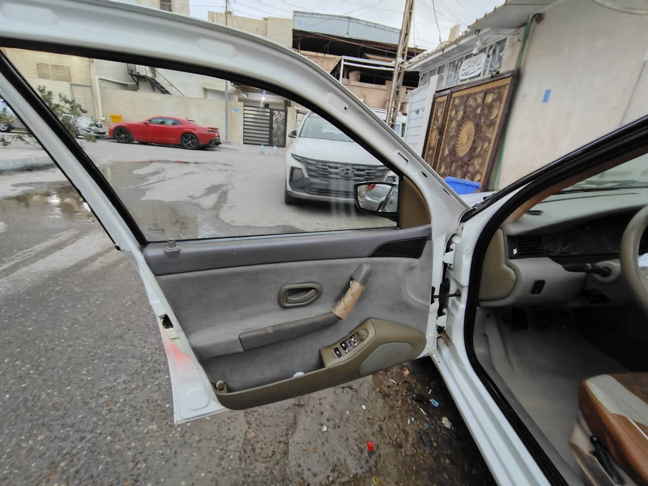 السلام عليكم
سمند سورن موديل 11
السياره ضربتها خشم الجاملق الايسر مثل ماموضح بصور
السياره جاهزه تبريد مكينه كير حداديه الغرفه شوف عينك

رقم بصره دولي 

راعيها يريد تحويل 
السعر المطلوب 37
