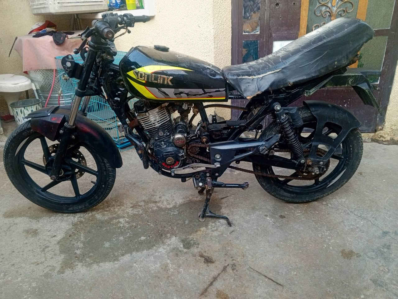 دراجه ايراني 5 كير 2020 مكينه نضيفه بس بيه صوت بل جواكيج قليل شغاله هندر صالنصه رياضي السعر 250 وبيه مجال مكاني بغداد الشعله رقمي ***********
