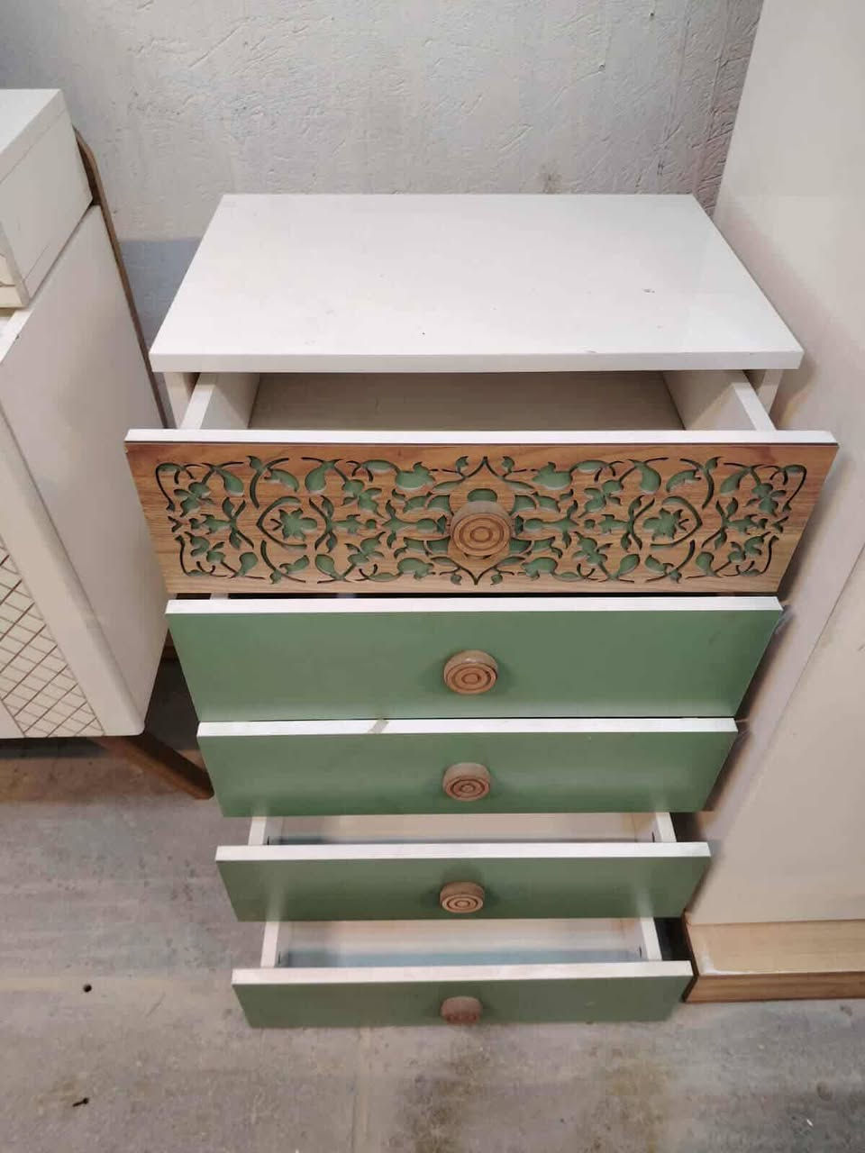 غرفة نوم مستعملة🇹🇷
نضافة90 ٪💯
عدد القطع / 10 
نضام / أسلايت +باب إضافي 💢
شازلون / مخزن 📥 سرير مخزن🤌
سعرها 800💸
شد ونقل داخل بغداد مجاني🚛
يوجود توصيل محافضات 🚛


**إذا كنت صاحب هذا الإعلان وتريد حذفه لأي سبب، رجاءا أرسل رسالة إلى الدعم الفني**