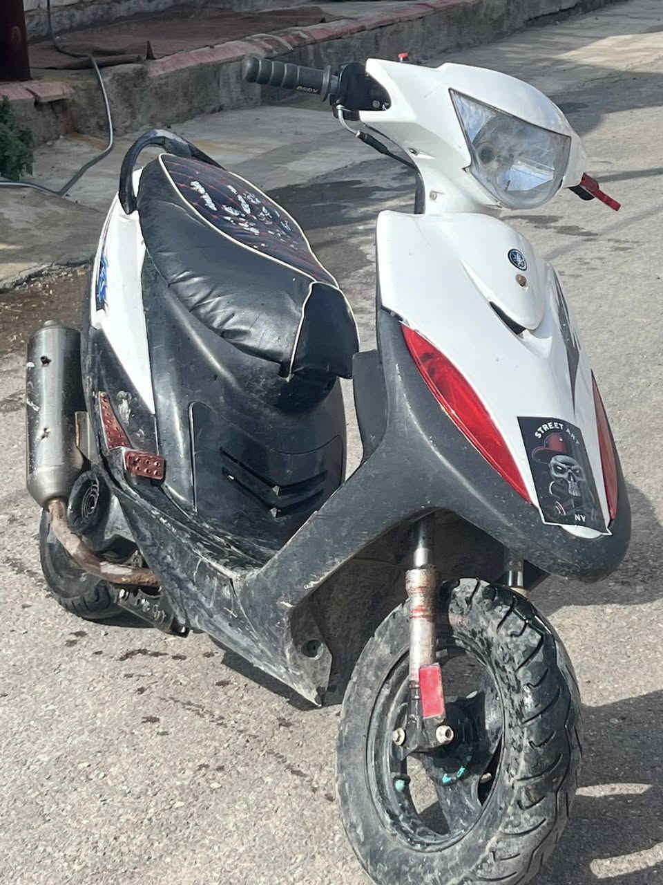 السلام عليكم دراجة لبيع ماكس عدله دراجة نضيفه محرك نضيف شغاله سلف هندر  صالنصة رياضي كلجات رياضي بس بيها نواقص ستاند وسط ومجمع وكلوب امامي السعر ٣٥٠ بي مجال مكاني ديالى بعقوبة تقاطع القدس ***********
