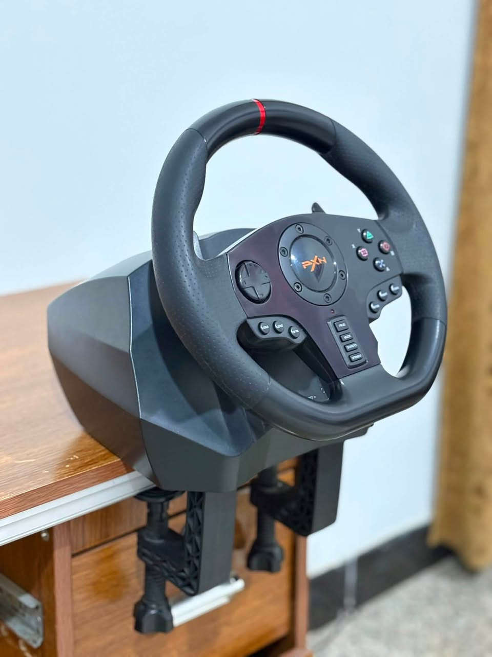 سلام عليكم🤍
للبيع دركسون pxn V900الغني عن التعريف

*ملاحظة سبب البيع عدم التفرغ نهائيا*

ps3,ps4, ps5,pc,xbox ينربط على

يشغل كل الالعاب ata,the crew,forza.....وباقي الالعاب

الشهيرة

الدركسون بي وضعيتين للقيادة  900،270

وبي شفتات مال كير عادي وتكدر تحولة فقط اوتوماتيك وبعد هواي مواصفات معروفة بال pxn

اخوان الدركسون بي ملاحظة جدا بسيطة

*دواسة البانزين عطلان مشلوع بيهة واير او فد خلل بسيط

ماصلحته لعدم التفرغ*

السعر 90وبي مجال

عنواني النجف للتواصل واتساب اول الاتصال  ***********
