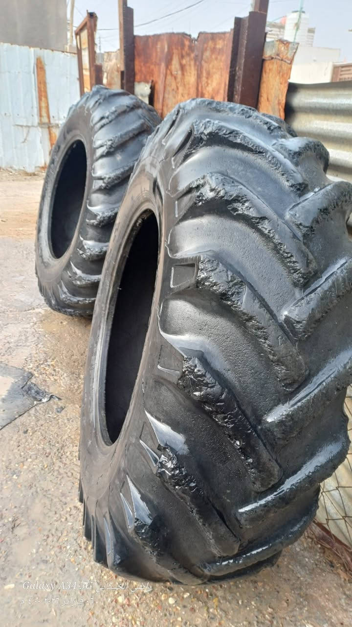 زوج تيرات حجم 30.18.4 للبيع بدون ضربات مشروطات بس وحد منهن مخلوع منه جلده وضح بل صوره ***********
