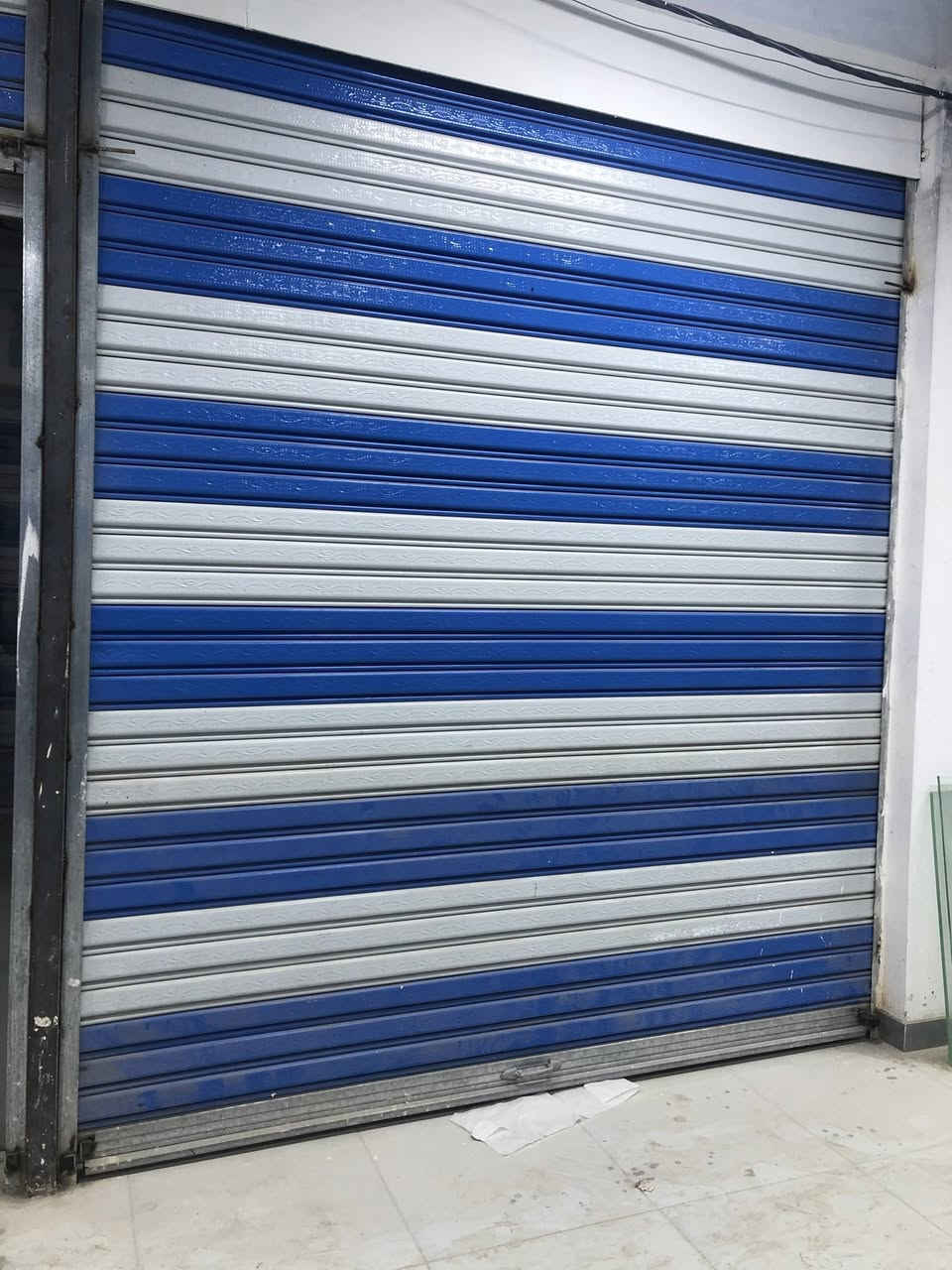 السلام عليكم
محل للأيجار داخل القيصريه الجديده المحل ركن ينقسم الى محلين للتواصل ***********
