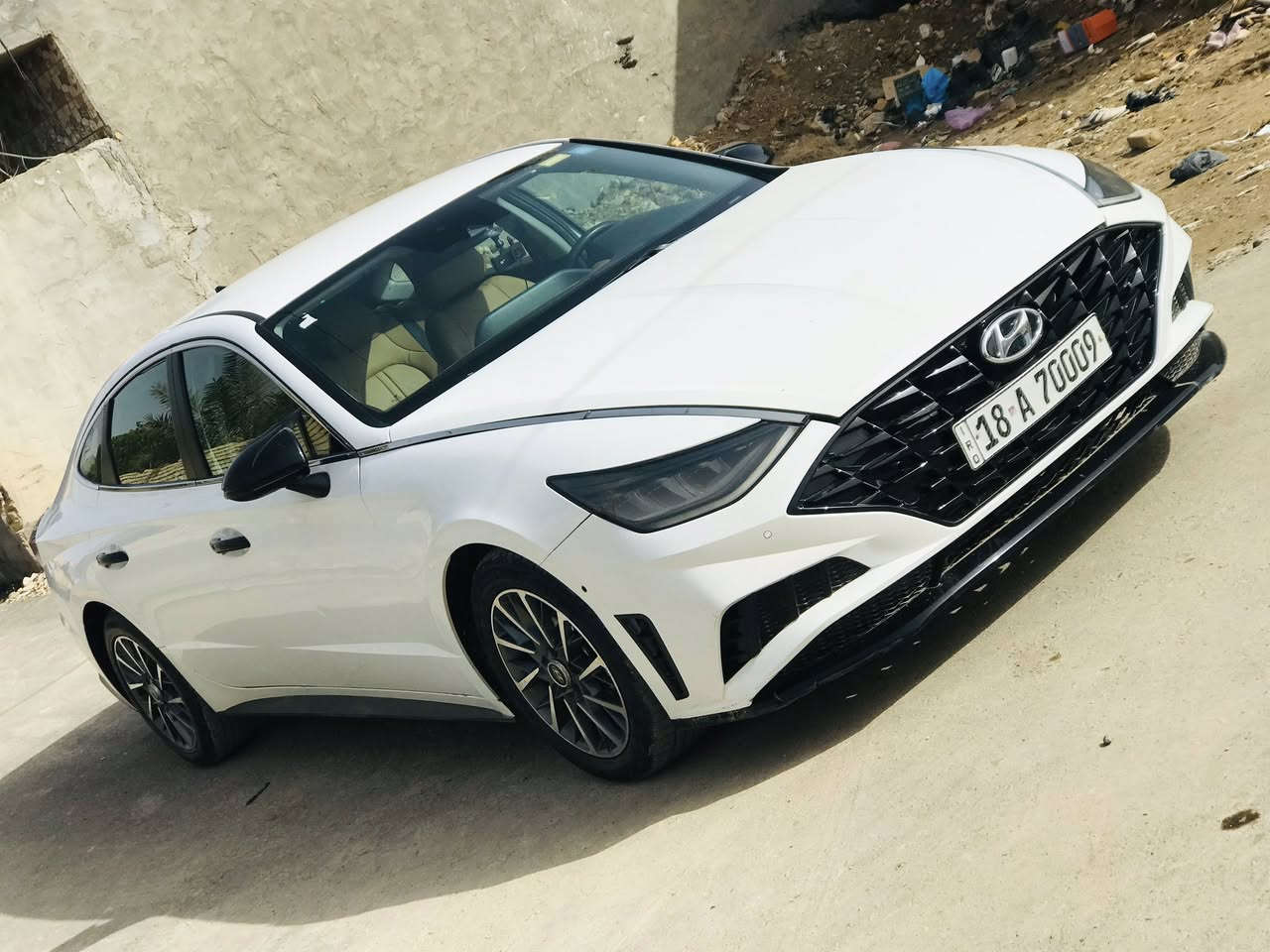 السلام عليكم
سوناتا 2020 وارد امريكي حادثها بنيد 
محرك 2500 رقم بابل مميز 
سياره جاهزه وجديده من كلشي 
العنوان/ ديوانيه
السعر /160 بيع او مراوس ب اوباما او جارجر 
للاستفسار. اتصال او واتساب فقط 
***********
