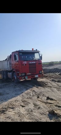 اسلام عليكم  سياره اسكانيه البيع ١٤٣  كهربائيات كله شغاله  مكينه ١١٣ 8...